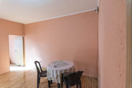 Casa à venda com 230m², 5 quartos e 6 vagas Casa à venda com 230m², 5 quartos e 6 vagasSala