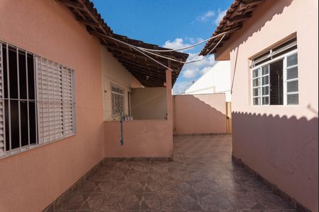 Casa à venda com 230m², 3 quartos e 4 vagas Casa à venda com 230m², 3 quartos e 4 vagasQuintal