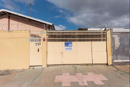Casa à venda com 230m², 3 quartos e 4 vagas Casa à venda com 230m², 3 quartos e 4 vagasPlaquinha