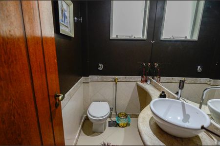 Casa à venda com 550m², 4 quartos e 5 vagasLavabo