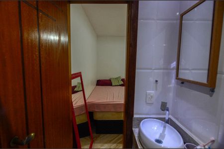 Casa à venda com 550m², 4 quartos e 5 vagasBanheiro da Suíte 1