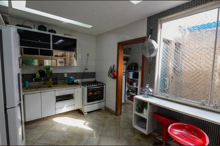 Casa à venda com 550m², 4 quartos e 5 vagasCozinha