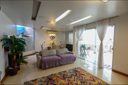 Sala de casa à venda com 4 quartos, 550m² em Grajaú, Rio de Janeiro