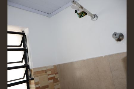 Casa para alugar com 42m², 1 quarto e sem vagaBanheiro social