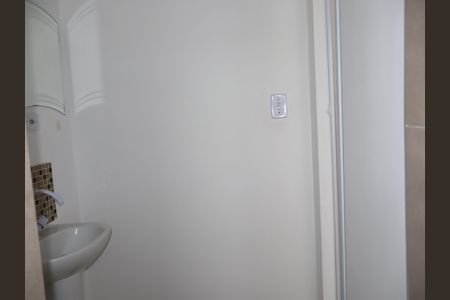 Casa para alugar com 42m², 1 quarto e sem vagaBanheiro social