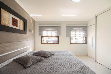 Casa à venda com 225m², 4 quartos e 3 vagasSuíte 