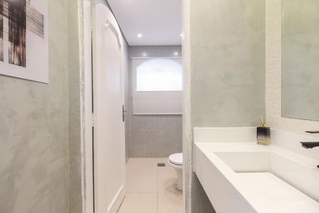Casa à venda com 225m², 4 quartos e 3 vagasBanheiro Social 2