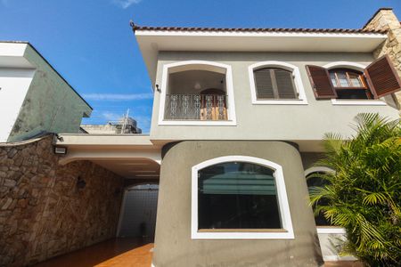 Casa à venda com 225m², 4 quartos e 3 vagasFachada 