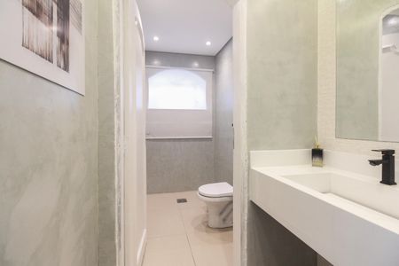 Casa à venda com 225m², 4 quartos e 3 vagasBanheiro Social 2