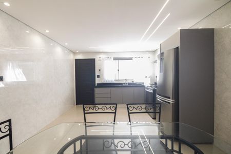 Casa à venda com 225m², 4 quartos e 3 vagasCozinha 