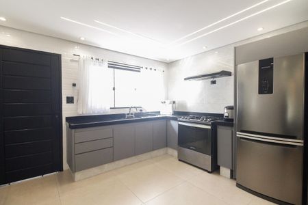 Casa à venda com 225m², 4 quartos e 3 vagasCozinha 