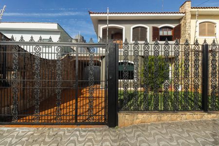 Casa à venda com 225m², 4 quartos e 3 vagasFachada 