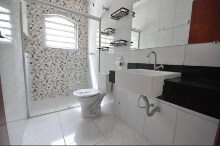 Banheiro de casa para alugar com 1 quarto, 30m² em Vila Isolina Mazzei, São Paulo