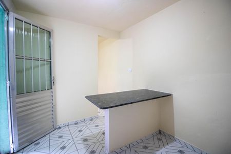 Sala/Cozinha de casa para alugar com 1 quarto, 26m² em Jardim Ana Maria, São Paulo