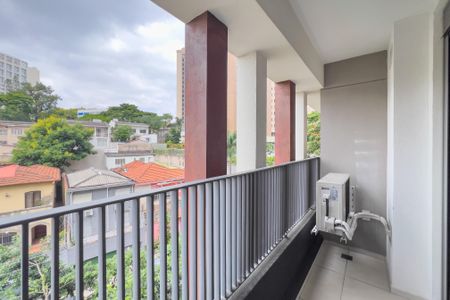 Studio para alugar com 28m², 1 quarto e sem vaga Studio para alugar com 28m², 1 quarto e sem vagaVaranda