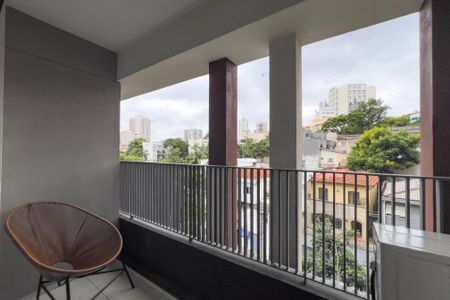 Studio para alugar com 28m², 1 quarto e sem vaga Studio para alugar com 28m², 1 quarto e sem vagaVaranda