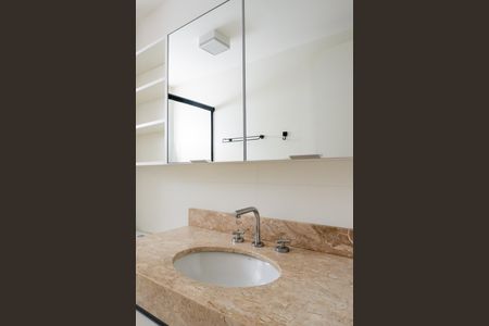 Apartamento à venda com 93m², 2 quartos e 1 vaga Apartamento à venda com 93m², 2 quartos e 1 vagaBanheiro da Suíte