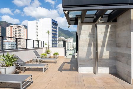 Apartamento à venda com 93m², 2 quartos e 1 vaga Apartamento à venda com 93m², 2 quartos e 1 vagaÁrea comum - Piscina