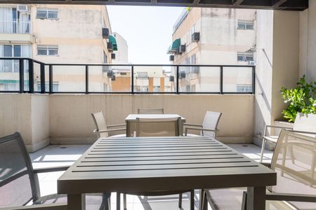 Apartamento à venda com 93m², 2 quartos e 1 vaga Apartamento à venda com 93m², 2 quartos e 1 vagaÁrea comum - Churrasqueira