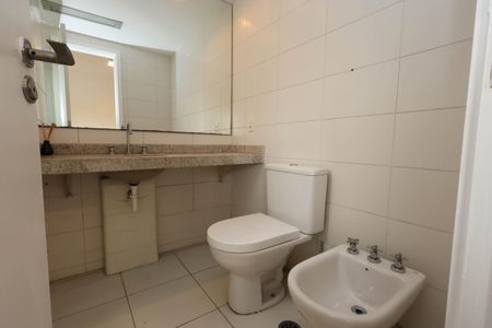 Apartamento à venda com 144m², 4 quartos e 2 vagasBanheiro da Suíte 1