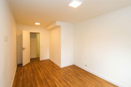 Apartamento à venda com 144m², 4 quartos e 2 vagasSuíte 1