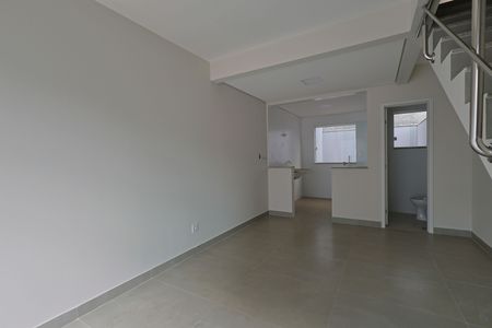 Sala de casa à venda com 2 quartos, 89m² em Planalto, Belo Horizonte