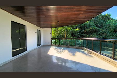 Apartamento para alugar com 120m², 4 quartos e 2 vagas Apartamento para alugar com 120m², 4 quartos e 2 vagasVaranda