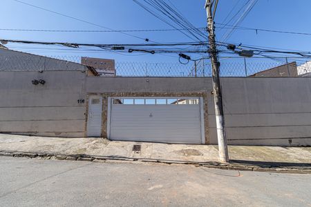 Casa de condomínio à venda com 54m², 2 quartos e 2 vagas Casa de condomínio à venda com 54m², 2 quartos e 2 vagasFachada