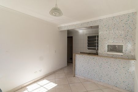 Casa de condomínio à venda com 54m², 2 quartos e 2 vagas Casa de condomínio à venda com 54m², 2 quartos e 2 vagasSala e Cozinha