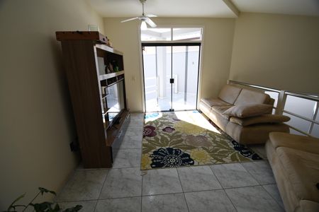 Casa à venda com 337m², 3 quartos e 4 vagasSala 2