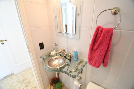 Casa à venda com 337m², 3 quartos e 4 vagasLavabo