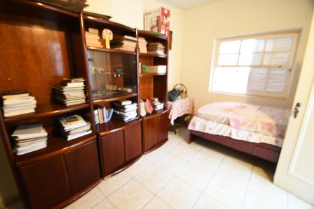 Casa à venda com 337m², 3 quartos e 4 vagasQuarto de Serviço