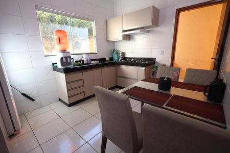 Casa para alugar com 180m², 3 quartos e 2 vagasCozinha