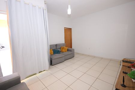 Sala de casa para alugar com 3 quartos, 180m² em Moinho dos Ventos , Goiânia