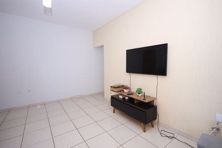 Sala de casa para alugar com 3 quartos, 180m² em Moinho dos Ventos , Goiânia