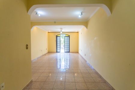 Sala  de casa para alugar com 2 quartos, 140m² em Vila Nogueira, Diadema