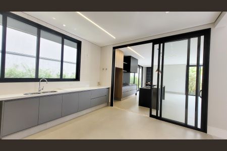 Casa de condomínio à venda com 450m², 5 quartos e 4 vagas Casa de condomínio à venda com 450m², 5 quartos e 4 vagasCozinha