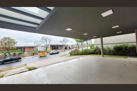 Casa de condomínio à venda com 450m², 5 quartos e 4 vagas Casa de condomínio à venda com 450m², 5 quartos e 4 vagasGaragem