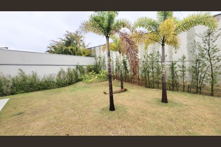 Casa de condomínio à venda com 450m², 5 quartos e 4 vagas Casa de condomínio à venda com 450m², 5 quartos e 4 vagasÁrea externa