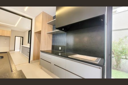 Casa de condomínio à venda com 450m², 5 quartos e 4 vagas Casa de condomínio à venda com 450m², 5 quartos e 4 vagasÁrea gourmet