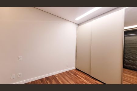 Casa de condomínio à venda com 450m², 5 quartos e 4 vagas Casa de condomínio à venda com 450m², 5 quartos e 4 vagasSuíte 1