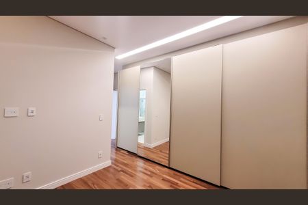 Casa de condomínio à venda com 450m², 5 quartos e 4 vagas Casa de condomínio à venda com 450m², 5 quartos e 4 vagasSuíte 2