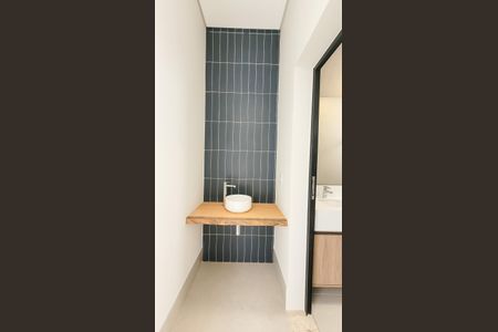 Casa de condomínio à venda com 450m², 5 quartos e 4 vagas Casa de condomínio à venda com 450m², 5 quartos e 4 vagasBanheiro Área gourmet