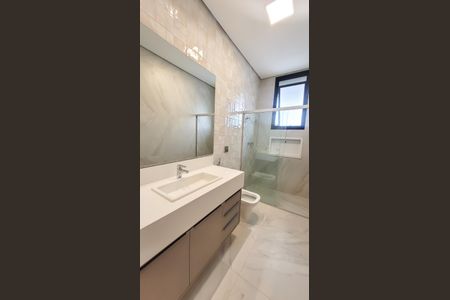 Casa de condomínio à venda com 450m², 5 quartos e 4 vagas Casa de condomínio à venda com 450m², 5 quartos e 4 vagasBanheiro Suite master