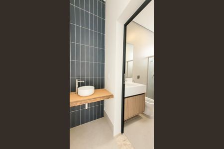 Casa de condomínio à venda com 450m², 5 quartos e 4 vagas Casa de condomínio à venda com 450m², 5 quartos e 4 vagasBanheiro Área gourmet