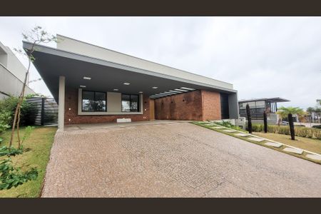 Casa de condomínio à venda com 450m², 5 quartos e 4 vagas Casa de condomínio à venda com 450m², 5 quartos e 4 vagasFachada