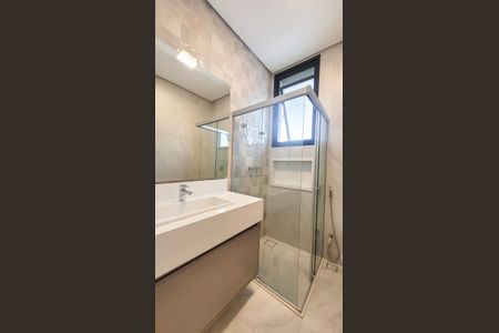 Casa de condomínio à venda com 450m², 5 quartos e 4 vagas Casa de condomínio à venda com 450m², 5 quartos e 4 vagasBanheiro da Suíte 1