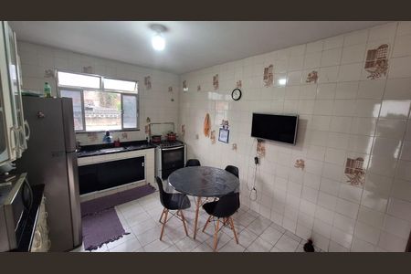 Casa à venda com 360m², 3 quartos e 8 vagas Casa à venda com 360m², 3 quartos e 8 vagasCozinha