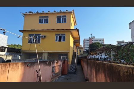 Casa à venda com 360m², 3 quartos e 8 vagas Casa à venda com 360m², 3 quartos e 8 vagasFachada