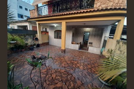 Casa à venda com 360m², 3 quartos e 8 vagas Casa à venda com 360m², 3 quartos e 8 vagasÁrea externa